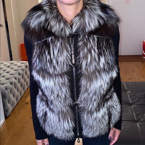 Real Silver Fox fur Vest with beautiful details - Picture 1 of 8